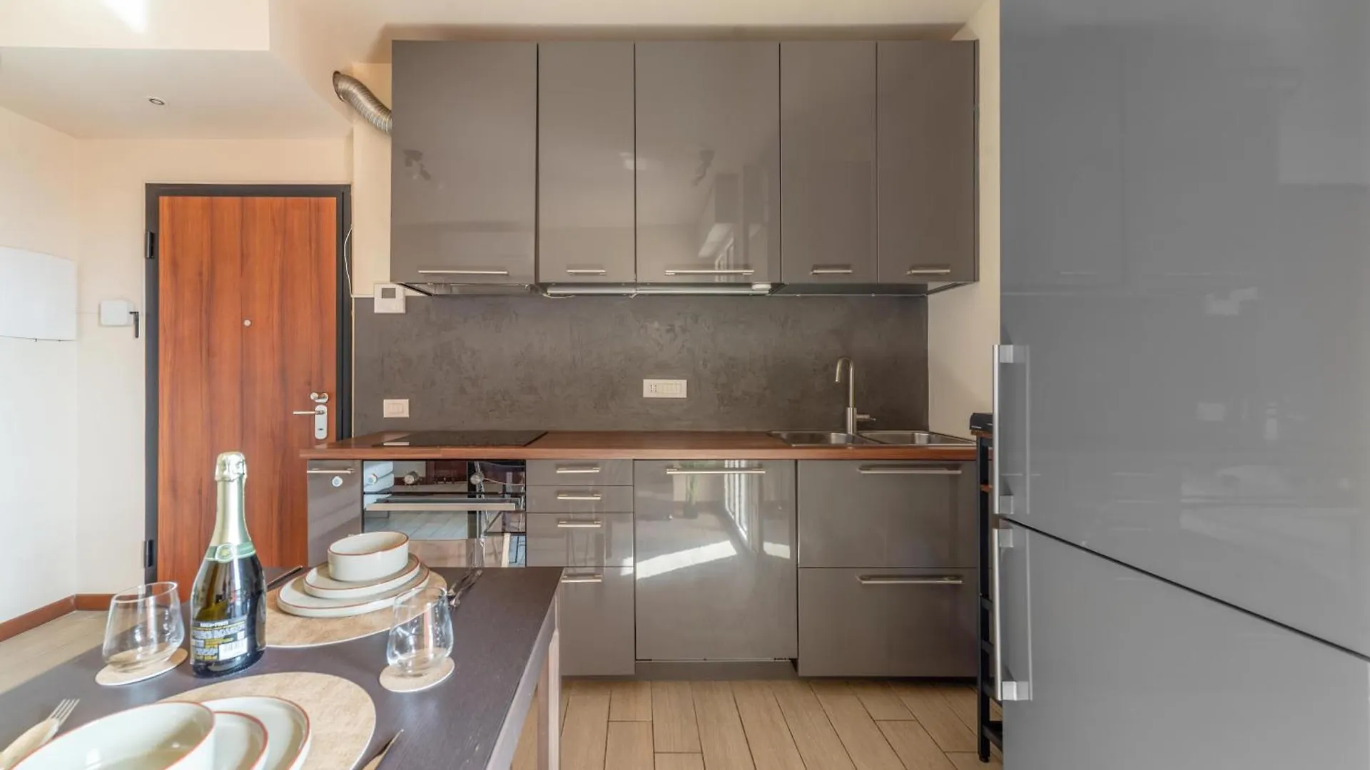 Cos54 - Exclusive Apartment - Milan 0*,  Italy
